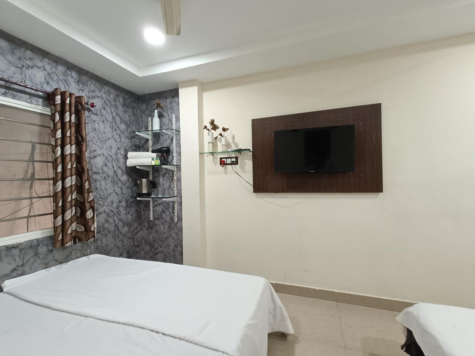 Treebo Yatri Grah Kshipra T Hotel Uddzsaín Kültér fotó